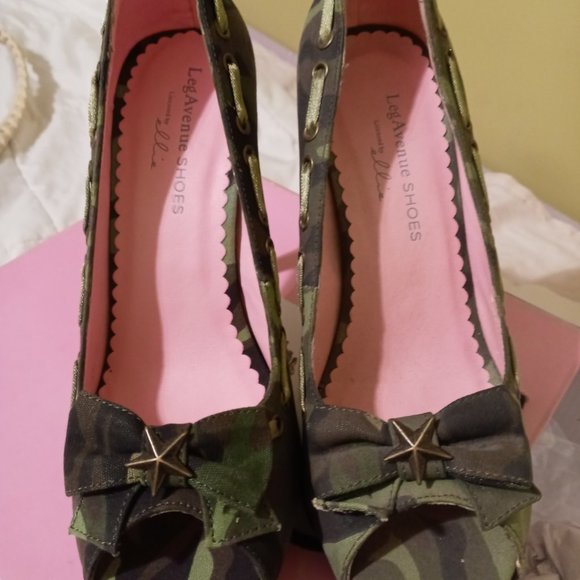Camo High Heels - Picture 3 of 3
